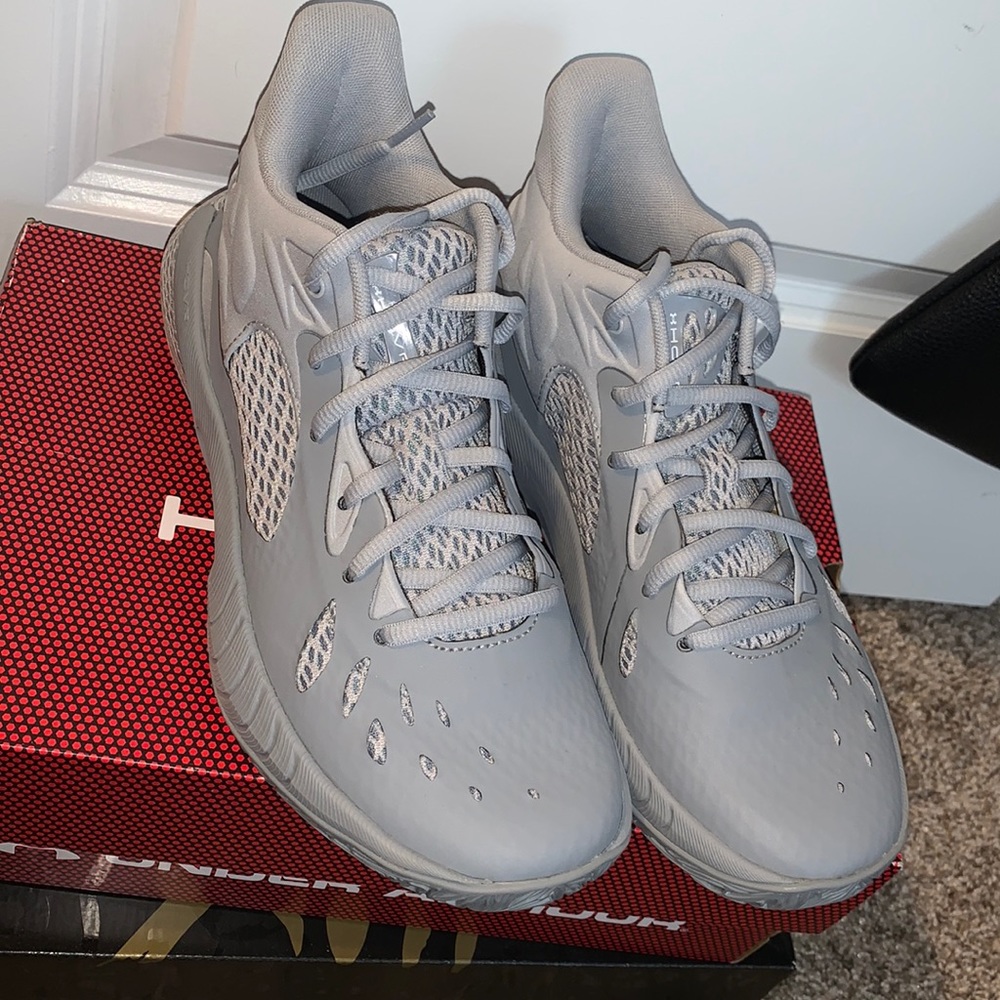 Basketball/Athletic shoes